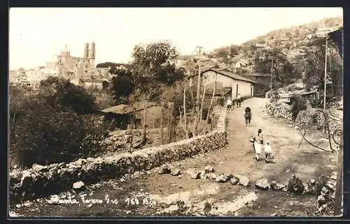 AK Taxco, Street Scene