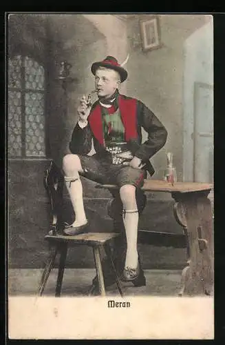 AK Meran, Junge in Tracht raucht eine Pfeife