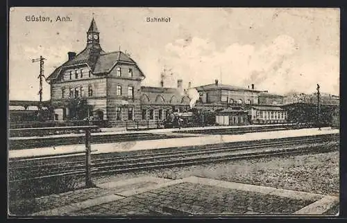 AK Güsten / Anh., Blick auf den Bahnhof mit Eisenbahn