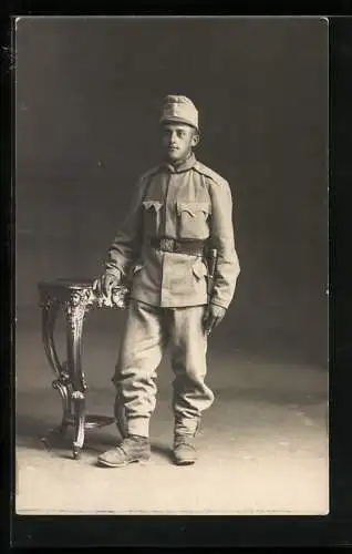 Foto-AK Junger österreichischer Soldat in Uniform