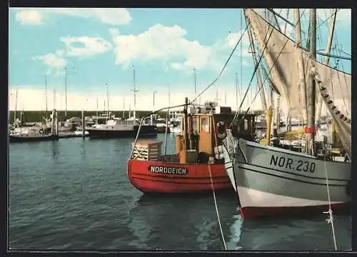 AK Norddeich / Ostfriesland, Schiffe im Fischereihafen