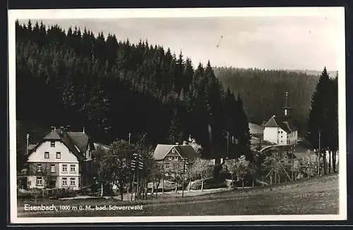 AK Eisenbach im bad. Schwarzwald, Siedlung mit kleiner Kapelle am Waldrand
