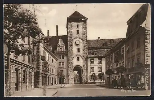 AK Villingen i. Schwarzwald, Das Obere Tor und die Gambrinus-Brauerei