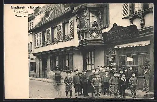 AK Rappoltsweiler, Gasthaus Pfeiferhaus, davor Knaben