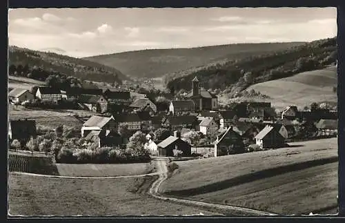 AK Ersrode am Knüllgebirge, Ortsansicht mit Ortseingang