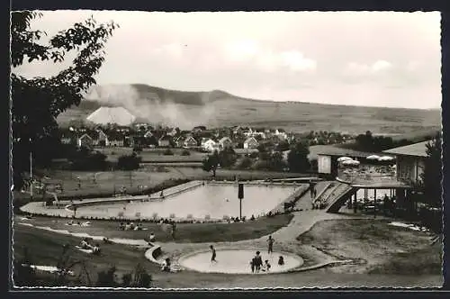 AK Heringen / Werra, Schwimmbad mit Badegästen