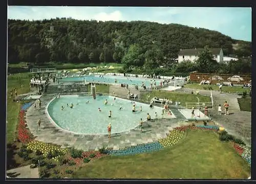 AK Karlshafen, Badegäste im Mineral-Schwimmbad