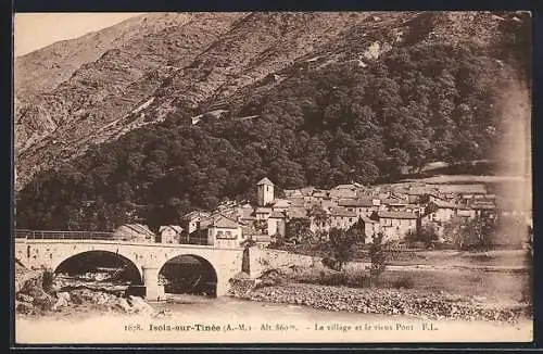 AK Isola-sur-Tinée, Le Village et le vieux Pont