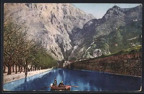 AK Kotor / Cattaro, Partie an der Skurda-Schlucht, Pobocna Rijeka, Ruderboot