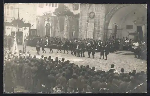 Foto-AK Kotor, Menschenmengen bei einem Volskfest