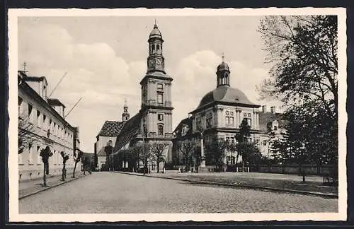 AK Trebnitz, Strassenpartie an der St. Hedwigs-Kirche