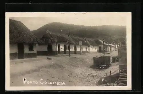 AK Porto Columbia, Strassenpartie mit Bar Astoria