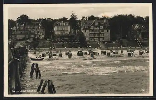 AK Bansin, Blick von der Seebrücke auf Strand und Hotels