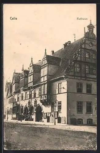 AK Celle, Rathaus mit Strassenpartie