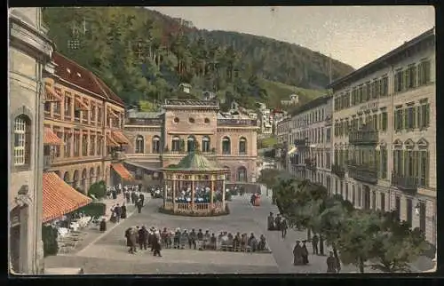 AK Wildbad / Schwarzwald, Blick über den Kurplatz