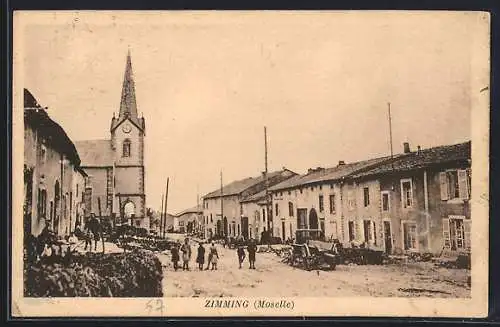 AK Zimming /Moselle, Strassenpartie mit Blick zur Kirche