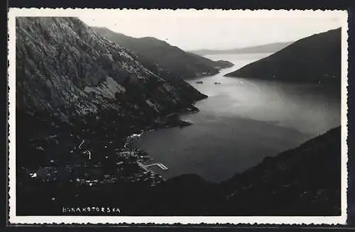 AK Kotor, Ortsansicht an der Bucht vom Berg aus