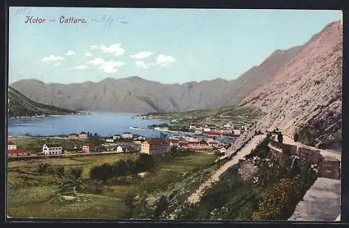 AK Kotor / Cattaro, Totalansicht mit Blick auf die Berge