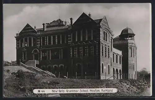 AK Newton /Auckland, New Girls Grammar School