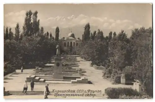 38 Fotografien Ansicht Russland / Sowjetunion 1917-1947, Städteansichten, Moskau, Frunse, Baku, Stalingrad, Taschkent