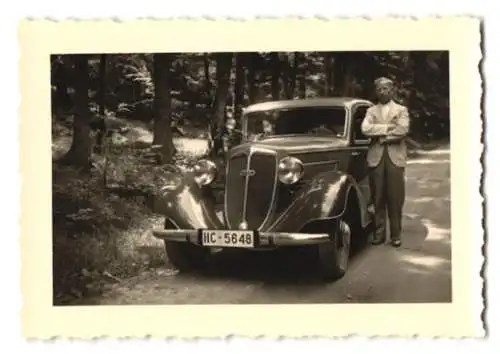 4 Fotografien Auto Wanderer W22 Cabrio, Familie während einer Ausfahrt