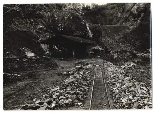 2 Fotografien C. Bächle, Tiengen, Ansicht Waldshut-Tiengen, Gips Mine, Vitibuk-Stollen, Bergbau, Materialseilbahn