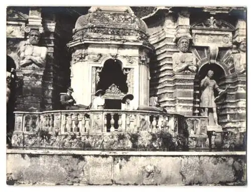 8 Fotografien unbekannter Fotograf, Ansicht Tivoli, Villa d`Este, Treppe zur Villa, Wasserfall, Blick auf die Stadt