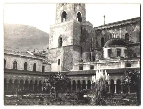 3 Fotografien unbekannter Fotograf, Ansicht Monreale, Basilika / Kathedrale, Chiostro westlicher Portaleingang, Dom