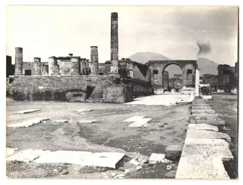 14 Fotografien unbekannter Fotograf, Ansicht Pompeji / Pompei, Gräberstrasse, Ruinen, Steingräber