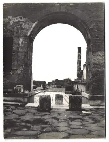 14 Fotografien unbekannter Fotograf, Ansicht Pompeji / Pompei, Gräberstrasse, Ruinen, Steingräber