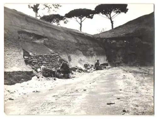 14 Fotografien unbekannter Fotograf, Ansicht Pompeji / Pompei, Gräberstrasse, Ruinen, Steingräber