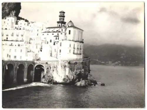 13 Fotografien unbekannter Fotograf, Ansicht Amalfi, Dom, Blick zum Hafen, Chiostro, Castello