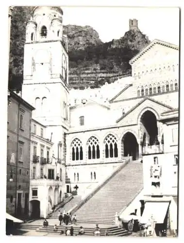 13 Fotografien unbekannter Fotograf, Ansicht Amalfi, Dom, Blick zum Hafen, Chiostro, Castello