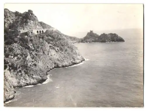 13 Fotografien unbekannter Fotograf, Ansicht Amalfi, Dom, Blick zum Hafen, Chiostro, Castello