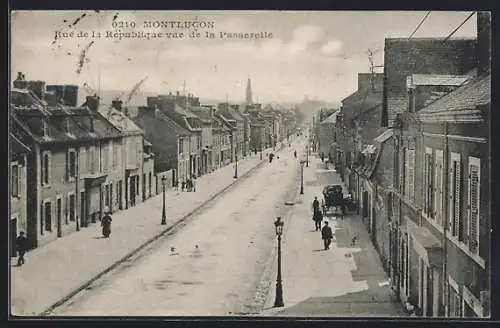 AK Montlucon, Rue de la République vue de la Passerelle