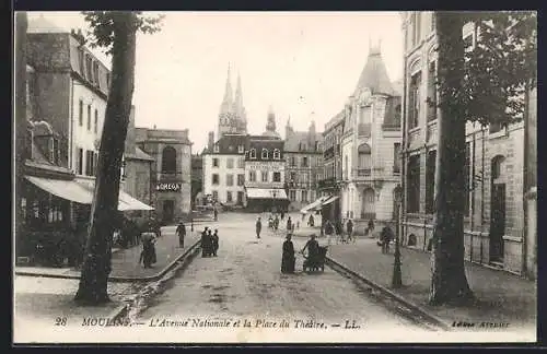 AK Moulins, L`Avenue Nationale et la Place du Theatre