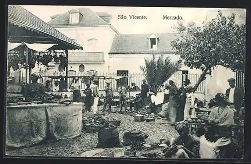 AK S. Vicente, Leute an Ständen auf dem Markt