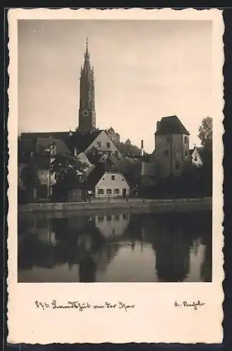 AK Landshut an der Isar, Blick vom Fluss zur Kirche