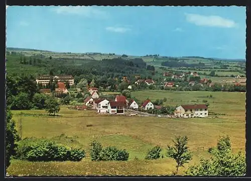 AK Hochwaldhausen /Vogelsberg, Gesamtansicht vom Hügel aus