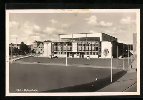 AK Kiel, Ostseehalle mit Vorplatz