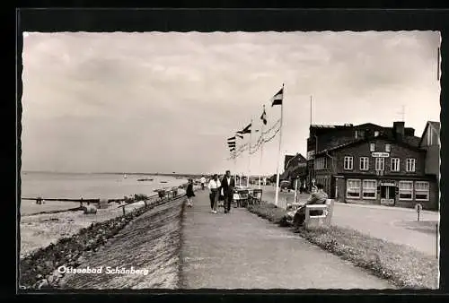 AK Schönberg / Ostseebad, Strandpromenade mit Heuers Hotel