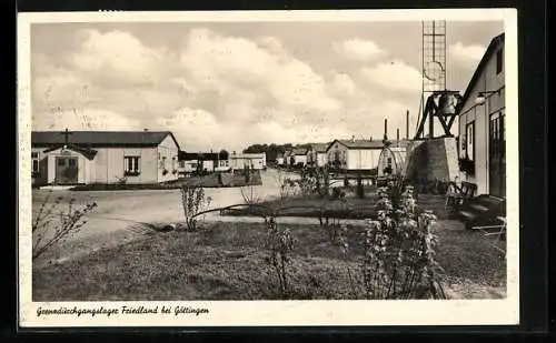 AK Friedland bei Göttingen, Grenzdurchgangslager, Lagerstrasse und Glocke