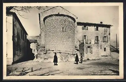 AK Gourdon, Un coin de la Place de l`Eglise