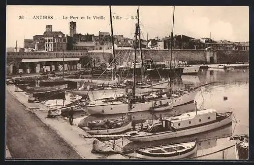 AK Antibes, Le Port et la Vieille Ville