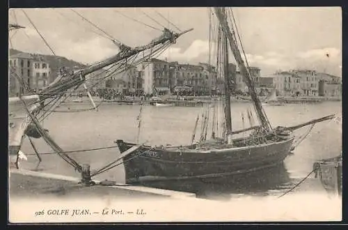 AK Golfe-Juan, Le Port