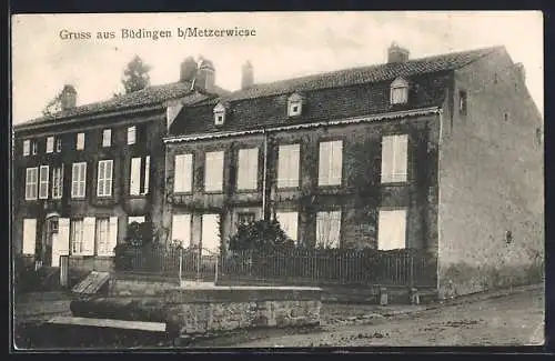 AK Büdingen b. Metzerwiese, Ortspartie an grossem Haus