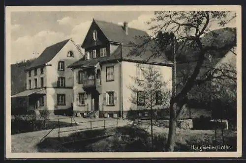 AK Hangweiler /Lothr., Ortspartie an einer Villa