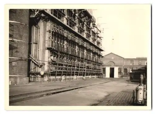 2 Fotografien Plappert, Wildbad, Ansicht Bad Wildbad, Kokerei - Fabrikgebäude & Strassenansicht