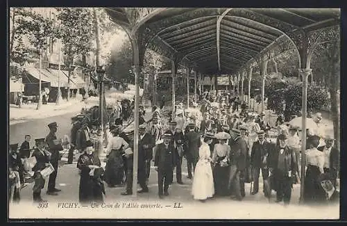 AK Vichy, Un Coin de l`Allée couverte