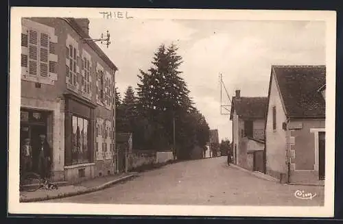 AK Thiel-sur-Acolin, Route de Moulins et jonction des routes de Chapeau et Chevagne